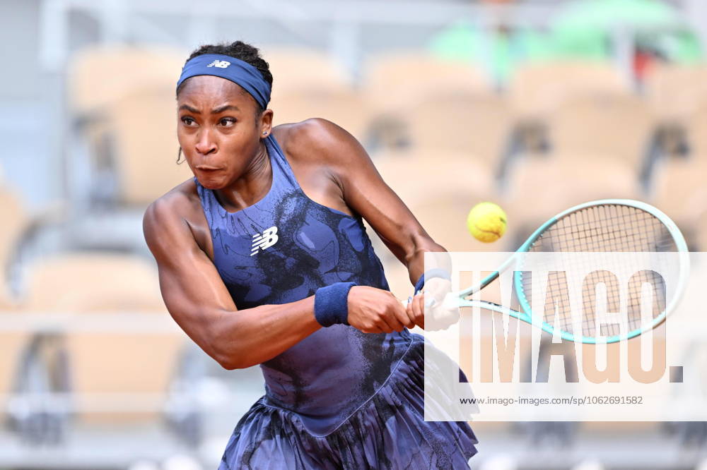 2025 Roland-Garros - Day 9 PARIS, FRANCE - JUNE 02: Coco Gauff of United States in action against Ekaterina Alexandrova during the Women s Singles Fourth Round match on Day Nine of the 2025 French Open at Roland Garros on June 02, 2025 in Paris, France. Mustafa Yalcin Anadolu Paris France. Editorial use only. Please get in touch for any other usage.