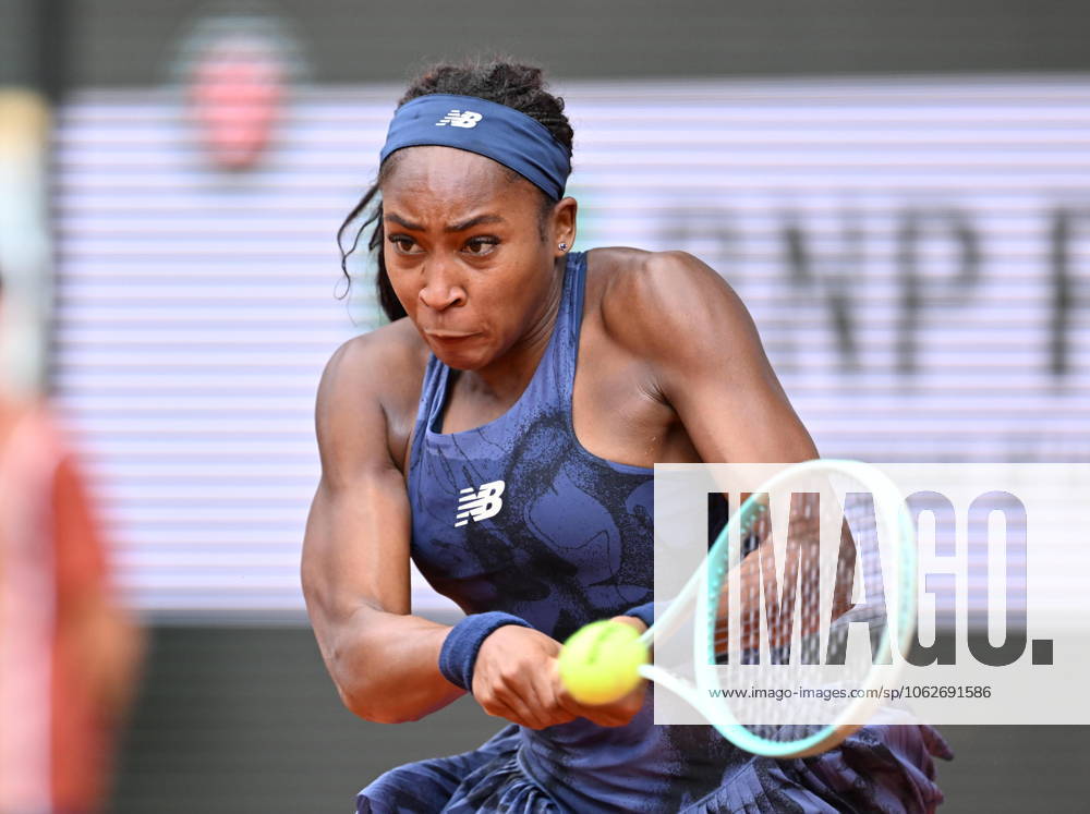 2025 Roland-Garros - Day 9 PARIS, FRANCE - JUNE 02: Coco Gauff of United States in action against Ekaterina Alexandrova during the Women s Singles Fourth Round match on Day Nine of the 2025 French Open at Roland Garros on June 02, 2025 in Paris, France. Mustafa Yalcin Anadolu Paris France. Editorial use only. Please get in touch for any other usage.