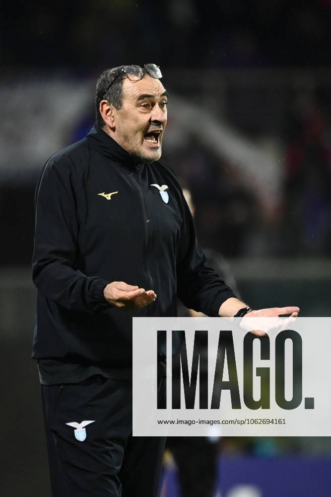 Foto Massimo Paolone LaPresse 26 Febbraio 2024 - Firenze, Italia - calcio - Fiorentina vs Lazio - Campionato italiano di calcio Serie A TIM 2023 2024 - Stadio Artemio Franchi. Nella foto: Maurizio Sarri (SS Lazio) da indicazioni ai suoi giocatori February 26, 2024 Florence, Italy - sport, calcio - Fiorentina vs Lazio - Italian Serie A Football Championship 2023 2024 - Artemio Franchi Stadium. In the pic: Maurizio Sarri (SS Lazio) shouts instructions to his players