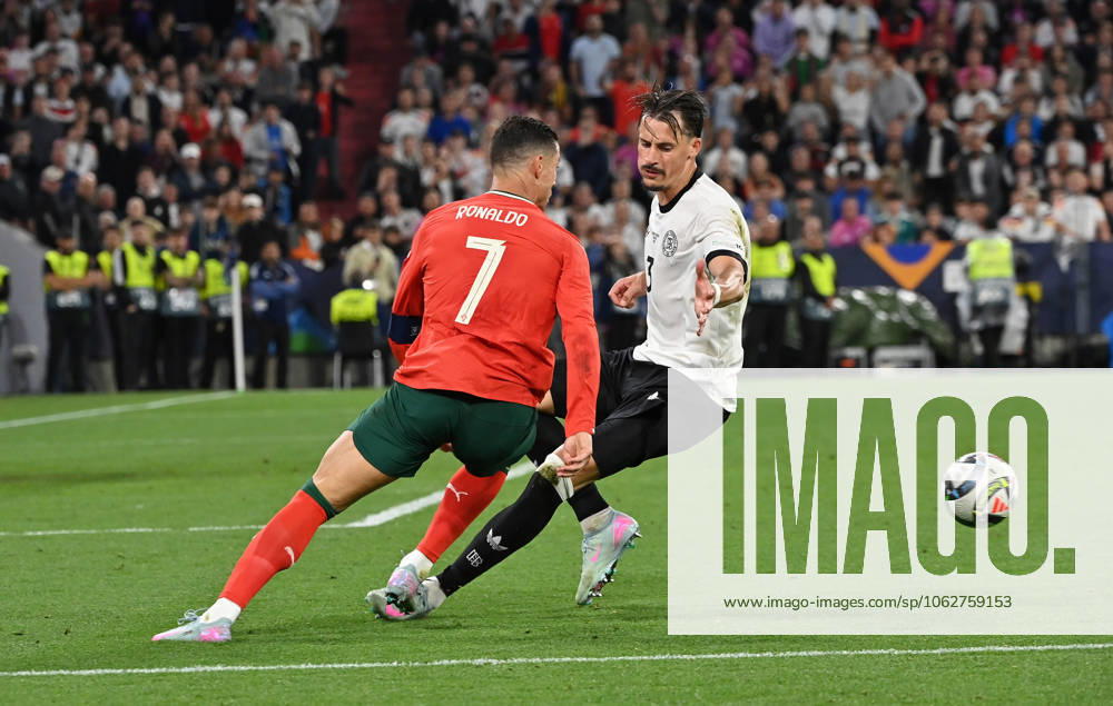 Football UEFA Nations League 1 2 Final, Germany Portugal v l Cristiano Ronaldo Portugal , Robin Koch Deutsche Fussball Nationalmannschaft DFB Muenchen
