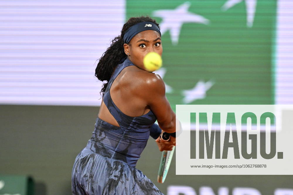 2025 Roland-Garros - Day 12 PARIS, FRANCE - JUNE 5: Coco Gauff of US in action against Lois Boisson of France (not seen) during the Women s Singles semi-final match on Day twelve of the 2025 French Open at Court Philippe-Chatrier in Paris, France on June 5, 2025. Mustafa Yalcin Anadolu Paris France. Editorial use only. Please get in touch for any other usage.