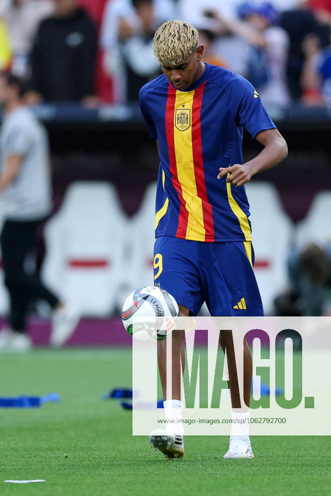 UEFA Nations League Finals 2025 Germany semi-final Spain France on 05 06 2025 at the Arena Stuttgart in Stuttgart Lamine Yamal Spain