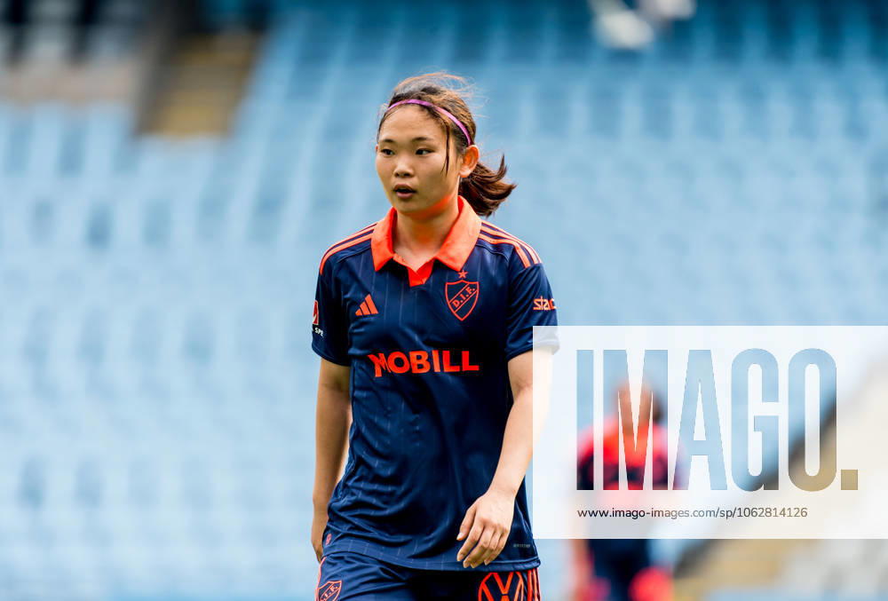 Djurgardens Urara Watanabe dips during the football match in Damallsvenskan between Malmö FF and Djurgarden on June 7, 2025 in Malmö