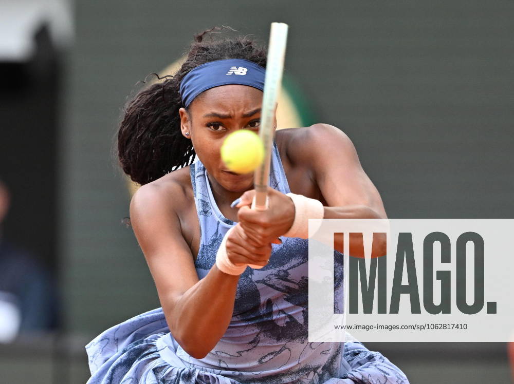 2025 Roland-Garros - Day 14 PARIS, FRANCE - JUNE 7: Coco Gauff of US plays against Aryna Sabalenka (not seen) during the Women s Singles final match on Day 14 of the 2025 French Open at Court Philippe-Chatrier in Paris, France on June 7, 2025. Mustafa Yalcin Anadolu Paris France. Editorial use only. Please get in touch for any other usage.