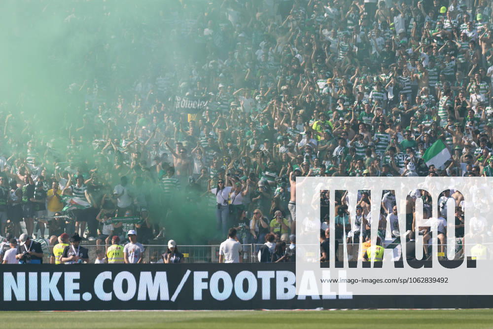 Sporting supporters during the game of the final of the Portugal Cup between Porto and Sporting at Estadio Nacional Caxias Portugal - ZUMAs359 20240526_zsp_s359_078