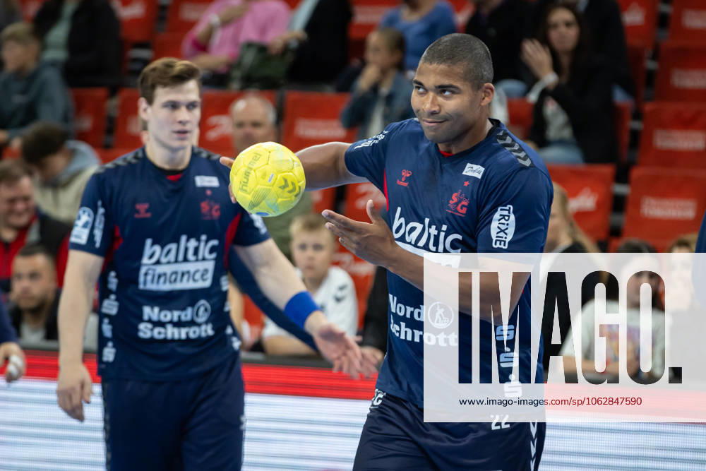 DAIKIN HBL SG Flensburg Handewitt vs Handball Sportverein Hamburg 08 06 25 Mads Mensah Larsen Nr 22, SG Flensburg Handewitt at the warm up DAIKIN HBL SG Flensburg Handewitt vs Handball Sportverein Hamburg, GP JOULE Arena on 08 06 25