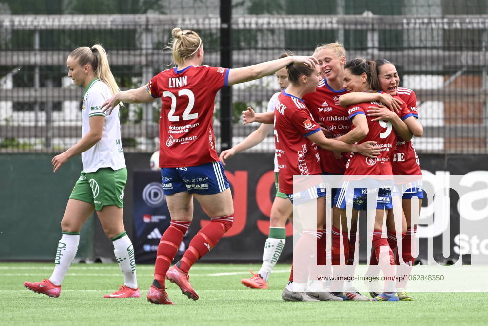 STOCKHOLM, SWEDEN 20250608 Vittsjös Elisabet Klinga 9, th cheers with her teammates after 0 1 during Sundays soccer match in the womens Swedish league between Hammarby IF and Vittsjö GIK at Hammarby IP STOCKHOLM SWEDEN