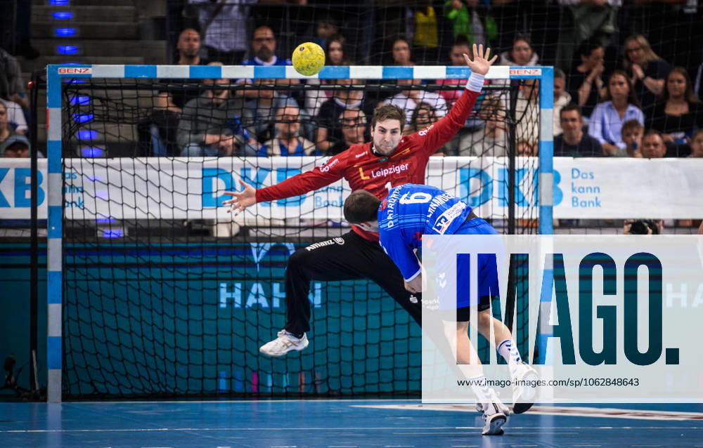 Daniel Fernandez TVB Stuttgart, 06 vs Domenico Ebner SC DHfK Leipzig, 01 GER, TVB Stuttgart SC DHfK Leipzig, DAIKIN HBL, Handball, Bundesliga, 34 Matchday, Season 2024 2025, 08 06 2025 GER, TVB Stuttgart SC DHfK Leipzig, DAIKIN HBL, Handball, Bundesliga, 34 Matchday, Season 2024 2025, 08 06 2025 Stuttgart