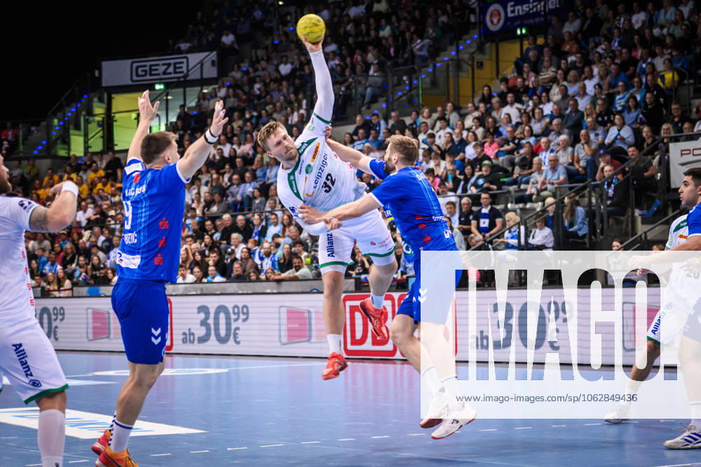 Franz Semper SC DHfK Leipzig, 32 vs Samuel Roethlisberger TVB Stuttgart, 17 GER, TVB Stuttgart SC DHfK Leipzig, DAIKIN HBL, Handball, Bundesliga, 34 Matchday, Season 2024 2025, 08 06 2025 GER, TVB Stuttgart SC DHfK Leipzig, DAIKIN HBL, Handball, Bundesliga, 34 Matchday, Season 2024 2025, 08 06 2025 Stuttgart