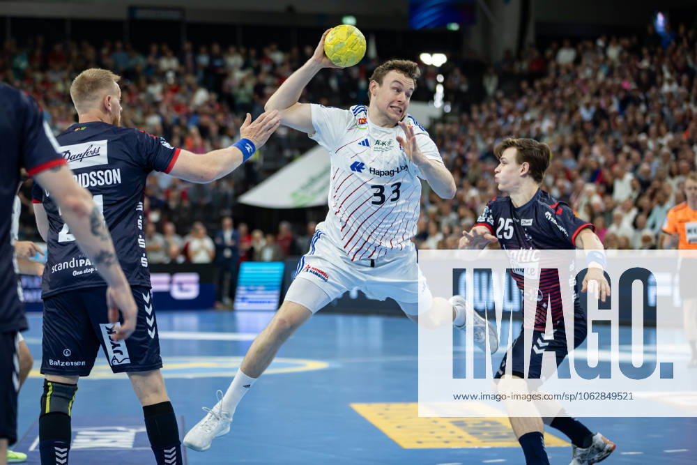 DAIKIN HBL SG Flensburg Handewitt vs Handball Sportverein Hamburg 08 06 25 Moritz Sauter Nr 33, Handball Sportverein Hamburg vs Jim Gottfridsson Nr 24, SG Flensburg Handewitt and Lukas Jørgensen Nr 25, SG Flensburg Handewitt DAIKIN HBL SG Flensburg Handewitt vs Handball Sportverein Hamburg, GP JOULE Arena on 08 06 25