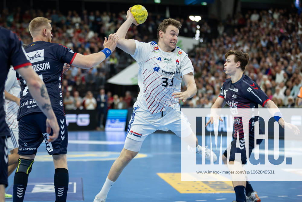 DAIKIN HBL SG Flensburg Handewitt vs Handball Sportverein Hamburg 08 06 25 Moritz Sauter Nr 33, Handball Sportverein Hamburg vs Jim Gottfridsson Nr 24, SG Flensburg Handewitt and Lukas Jørgensen Nr 25, SG Flensburg Handewitt DAIKIN HBL SG Flensburg Handewitt vs Handball Sportverein Hamburg, GP JOULE Arena on 08 06 25