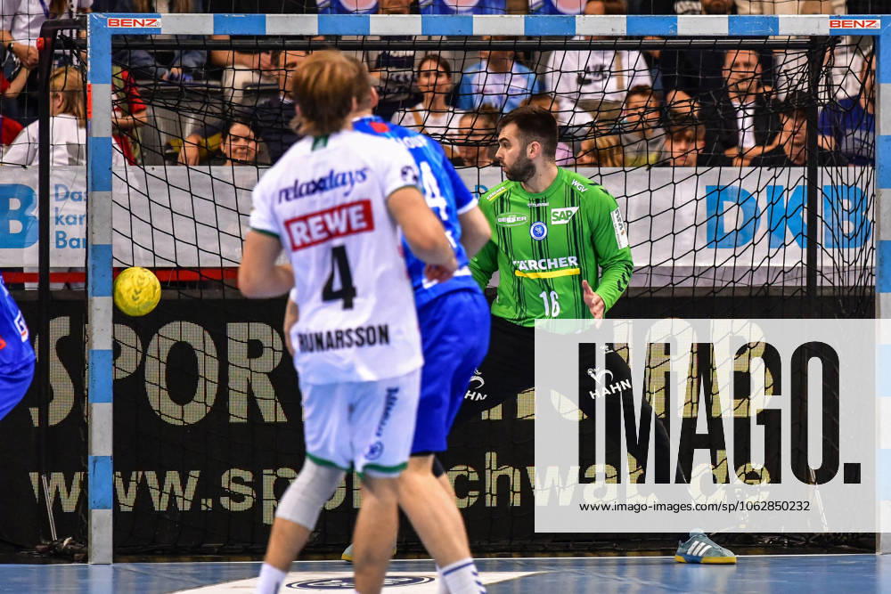 TVB Stuttgart SC DHfK Leipzig Stuttgart, 08 06 2025 Miljan Vujovic Nico Bacani Stuttgart 16 kann nich parieren Stuttgart, 08 06 2025 34 Matchday of the Handball Bundesliga, TVB Stuttgart SC DHfK Leipzig, Porsche Arena, Stuttgart