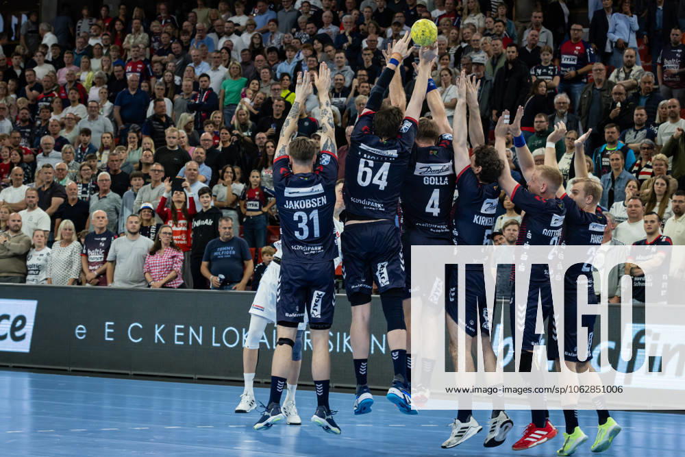 DAIKIN HBL SG Flensburg Handewitt vs Handball Sportverein Hamburg 08 06 25 Free throw Handball Sport Verein Hamburg, Last action before the break DAIKIN HBL SG Flensburg Handewitt vs Handball Sportverein Hamburg, GP JOULE Arena on 08 06 25