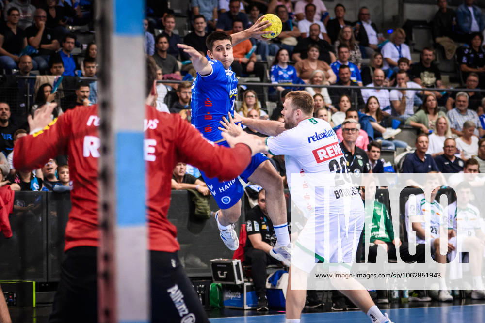 Achilleas Toskas TVB Stuttgart, 13 vs William Bogojevic SC DHfK Leipzig, 20 Leipzig goalkeeper Domenico Ebner SC DHfK Leipzig, 01 GER, TVB Stuttgart SC DHfK Leipzig, DAIKIN HBL, Handball, Bundesliga, Matchday 34, Season 2024 2025, 08 06 2025 GER, TVB Stuttgart SC DHfK Leipzig, DAIKIN HBL, Handball, Bundesliga, Matchday 34, Season 2024 2025, 08 06 2025 Stuttgart