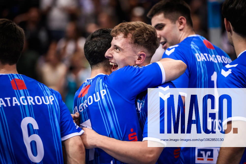 Nico Bacani TVB Stuttgart, 02 is happy with team GER, TVB Stuttgart SC DHfK Leipzig, DAIKIN HBL, Handball, Bundesliga, 34 Matchday, Season 2024 2025, 08 06 2025 GER, TVB Stuttgart SC DHfK Leipzig, DAIKIN HBL, Handball, Bundesliga, 34 Matchday, Season 2024 2025, 08 06 2025 Stuttgart