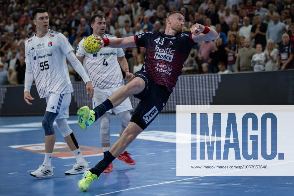 DAIKIN HBL SG Flensburg Handewitt vs Handball Sportverein Hamburg 08 06 25 Blaz Blagotinsek Nr 43, SG Flensburg Handewitt in attack DAIKIN HBL SG Flensburg Handewitt vs Handball Sportverein Hamburg, GP JOULE Arena on 08 06 25