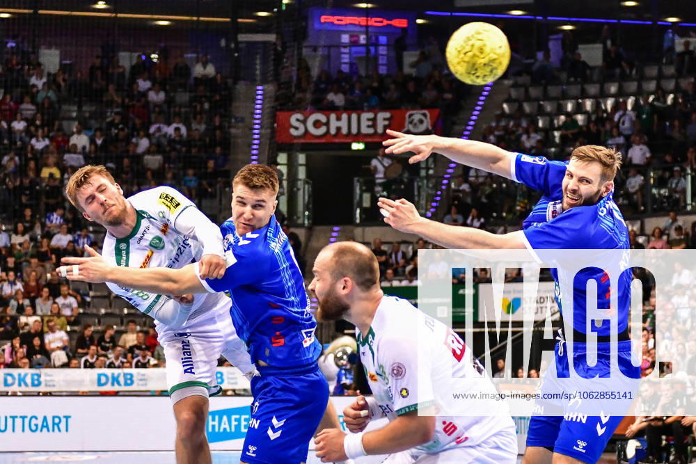 TVB Stuttgart SC DHfK Leipzig Stuttgart, 08 06 2025 Comes to throw Franz Semper Leipzig 32 against Gianfranco Pribetic Stuttgart 9 and Samuel Roethlisberger Stuttgart 17 Stuttgart, 08 06 2025 34 Matchday of the Handball Bundesliga, TVB Stuttgart SC DHfK Leipzig, Porsche Arena, Stuttgart