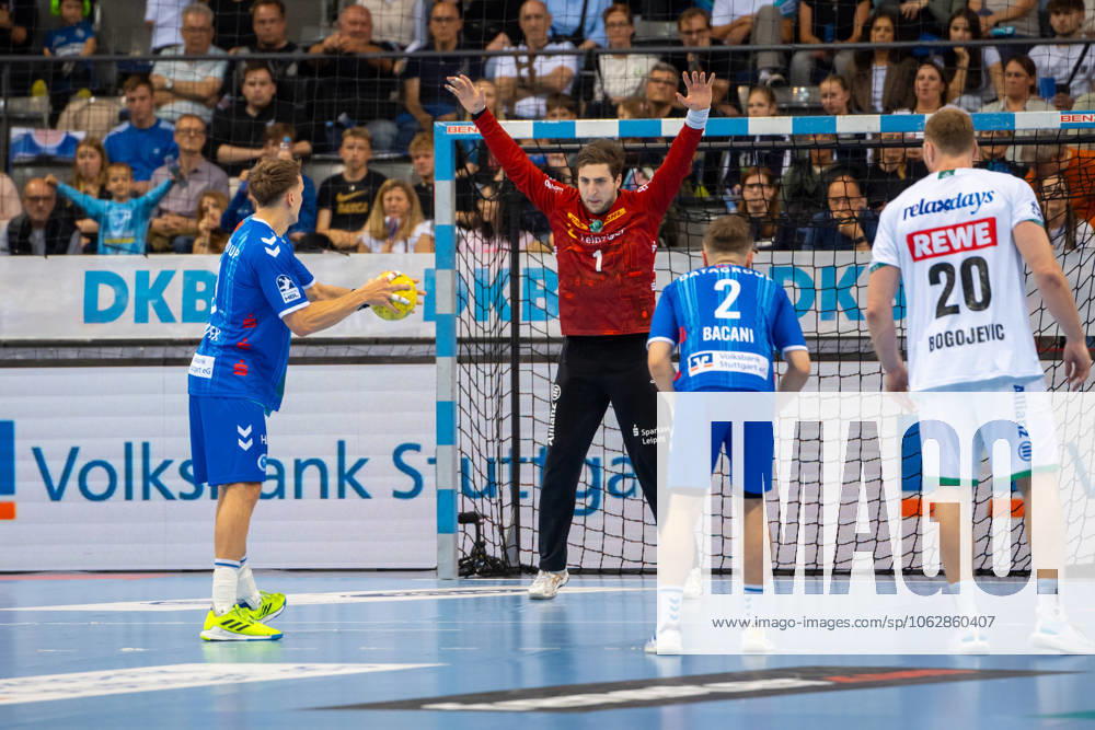 Handball I Men I Season 2024 2025 I Bundesliga I Matchday 34 I TVB Stuttgart SC DHfK Leipzig I 08 06 2025 Domenico Ebner 1, SC DHfK Leipzig in goal on a seven-meter penalty against Max Häfner 3, TVB Stuttgart Stuttgart Porsche Arena Baden Württemberg Germany