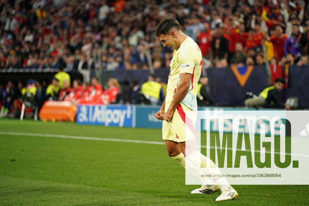 2025 UEFA Nations League Final: Portugal vs. Spain Martin Zubimendi of the Spain national team, Nationalteam scores and celebrates with his teammates during the 2025 UEFA Nations League Final: Portugal vs. Spain on 08 June 2025, at Munich Football Arena, in Munich, Germany Munich Munich Football Arena Germany