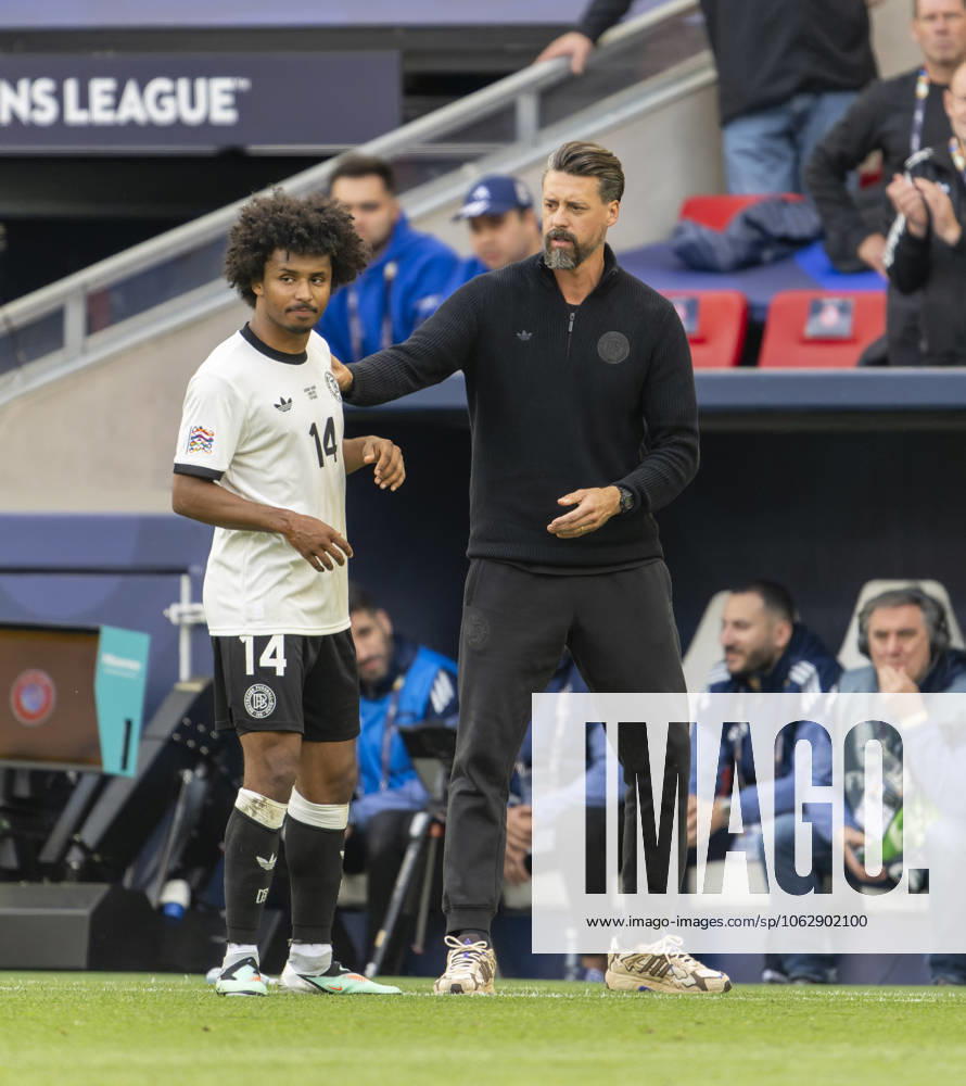 Football UEFA Nations League 2024 25, match for 3rd place, Germany France, in the MHP Arena Stuttgart, from left Karim Adeyemi Germany and co-coach Sandro Wagner Germany on the sidelines