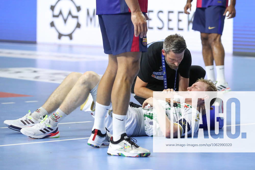 Handball, EHF Champions League semi-final 2, FC Barcelona SC Magdeburg v l Gisli Thorgeir Kristjansson Magdeburg, 10 injured Injury Cologne