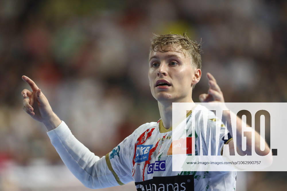 Handball, EHF Champions League Semi-Final 2, FC Barcelona SC Magdeburg v l Gisli Thorgeir Kristjansson Magdeburg, 10 gives instructions, gesticulates with arms, gesticulates, gives instructions Koeln