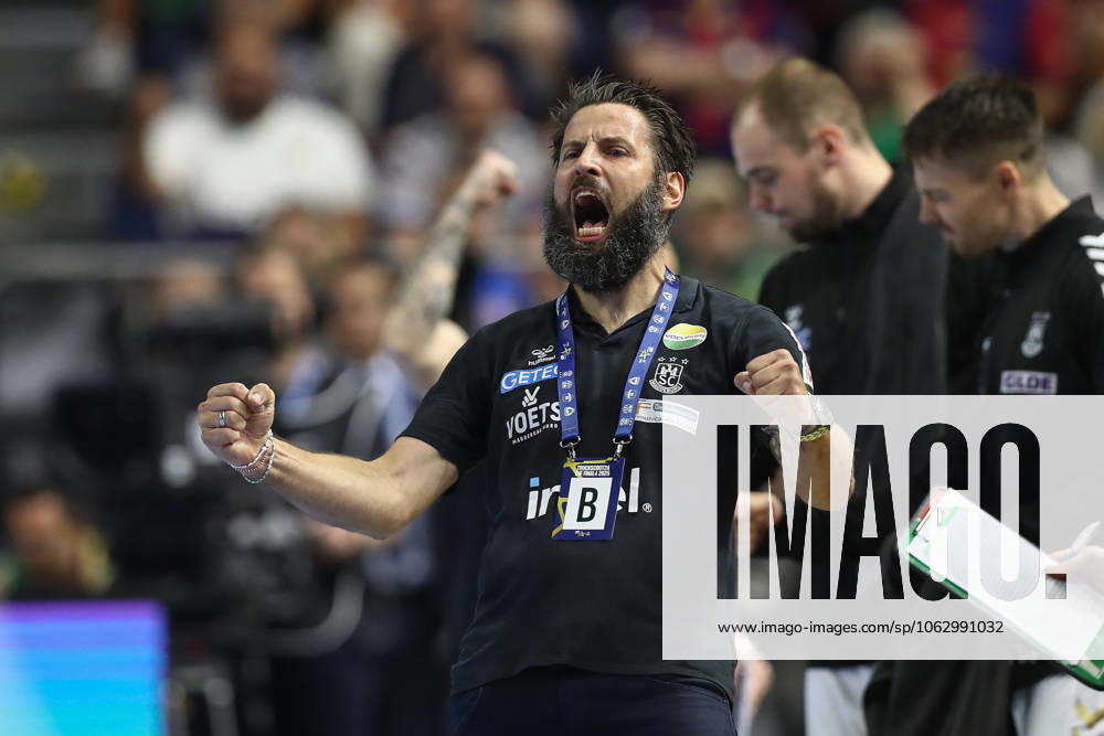Handball, EHF Champions League Semi-Final 2, FC Barcelona SC Magdeburg v l Bennet Wiegert Magdeburg, coach jubilation, goal celebration, celebrate the goal, celebration Koeln