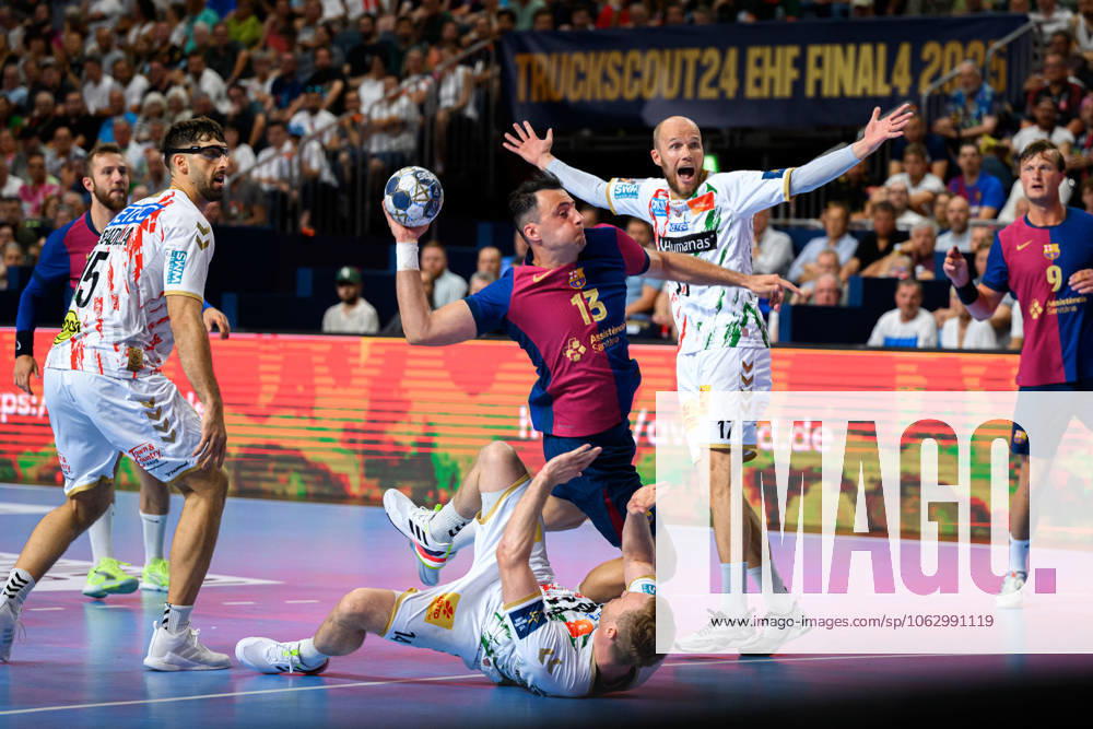 Cologne, Germany Handball EHF CL Final 4 Semi-Final Barca SC Magdeburg Aitor Arino Bengoechea Barcelona , Omar Ingi Magnusson SC Magdeburg , Tim Hornke SC Magdeburg Cologne Lanxess Arena Nordrhein Westfalen Germany