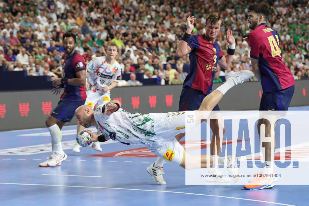 handball, EHF Champions League semi-final 2, FC Barcelona SC Magdeburg v l Oscar Bergendahl Magdeburg, 54 throws goal, goal scorer, scores goal, scores the goal Koeln