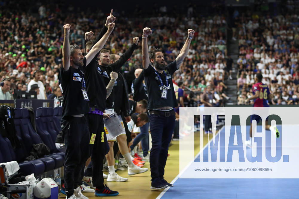 handball, EHF Champions League semi-final 2, FC Barcelona SC Magdeburg v l Bennet Wiegert Magdeburg, coach jubel, Torjubel, jubelt ueber das Tor, celebrate the goal, celebration Koeln