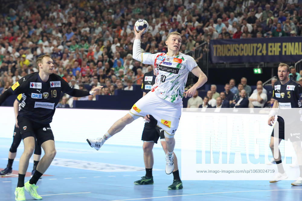 Handball, EHF Champions League Final, Füchse Berlin SC Magdeburg v l Gisli Thorgeir Kristjansson Magdeburg, 10 throws goal, Torschuetze, erzielt Tor, Treffer, scores the goal Koeln