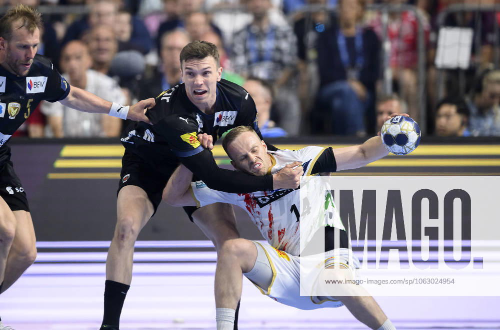 From l Max DARJ B , Lasse ANDERSSON B , Omar Ingi MAGNUSSON MD action, duel, Handball Champions League Final Four 2025, Final, Fuechse Berlin B SC Magdeburg MD , on 15 06 2025 in Cologne Germany Â