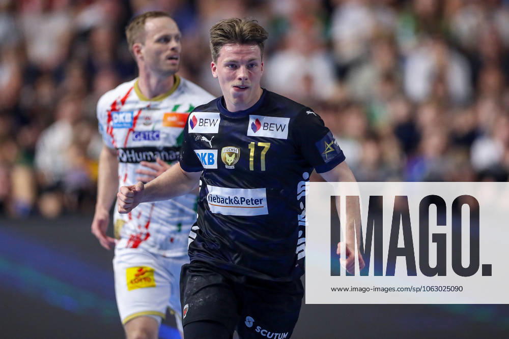 Handball, Final TruckScout24 EHF FINAL4, LANXESS arena Cologne, Füchse Berlin SC Magdeburg Nils Lichtlein Fuechse Berlin 17 cheering North Rhine-Westphalia Germany