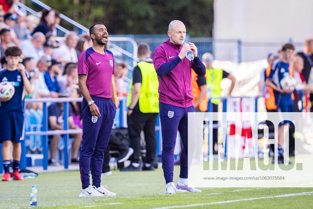 ENGLAND U21, U 21 - SLOVENIA U21 Head coach of England U21 Lee Carsley and assistant manager Ashley Cole during the UEFA European Under-21 Championship 2025 Group B football match between England U21 and Slovenia U21. Stadium Nitra Arena, Nitra, Slovakia, June 15, 2025. Photo by Branislav Racko
