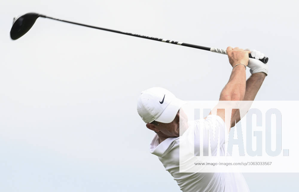 Rory McIlroy of Northern Ireland tees off on the 18th hole during the final round of the 125th U.S. Open Golf Championship at Oakmont Country Club in Oakmont, Pennsylvania on Suniday, June 15, 2025. McIlroy finished with a seven-over-par score of 287. PIT20250615631 ARCHIExCARPENTER