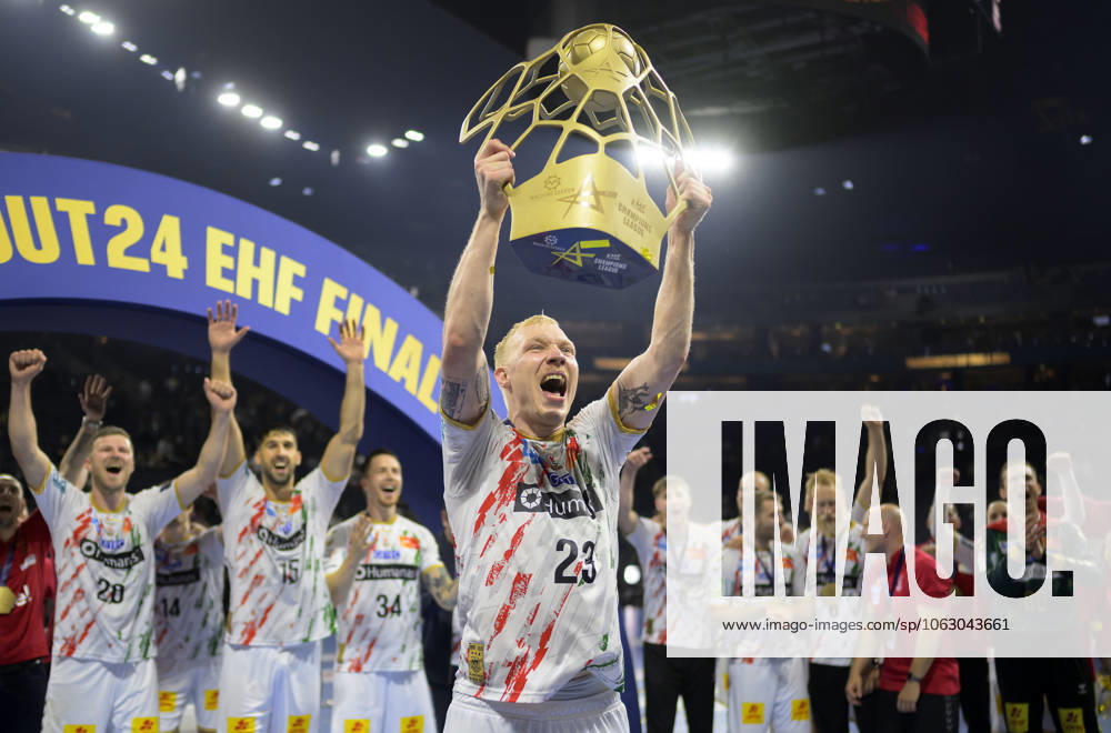 Final cheer MD, Magnus SAUGSTRUP MD with cup Handball Champions League Final Four 2025, Final, Fuechse Berlin B SC Magdeburg MD 26 32, on 15 06 2025 in Cologne Germany Â