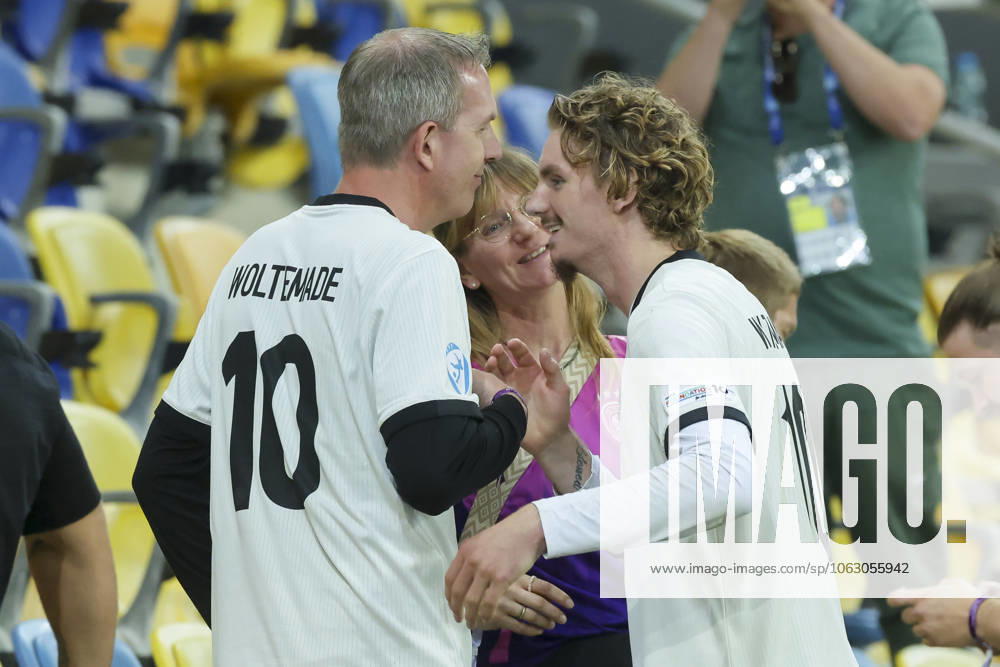 Nick Woltemade Germany talks to his father and mother in the stands after the game, UEFA European Under 21 Championship 2025 Group Stage, Czechia v Germany, MOL Arà na on June 15, 2025 in Dunajska Streda, Slovakia Photo by Marco Steinbrenner DeFodi Images Nick Woltemade Germany talks to his father and mother in the stands after the game, UEFA European Under 21 Championship 2025 Group Stage, Czechia v Germany, MOL Arà na, June 15, 2025 in Dunajska Streda, Slovakia Photo by Marco Steinbrenner DeFodi Images