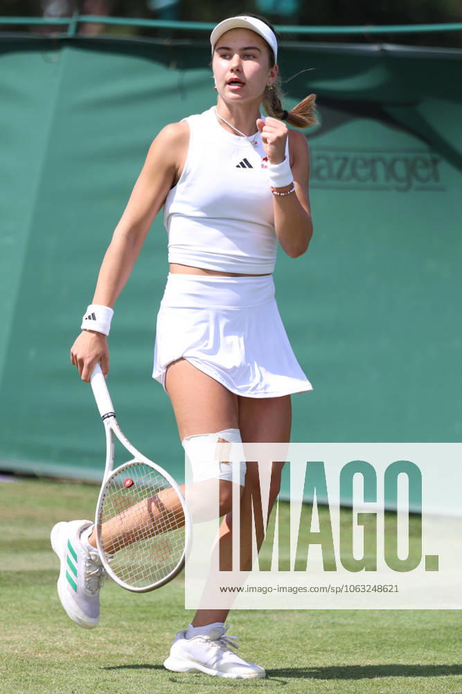 IVA JOVIC of USA during the match against K. Kawa of Poland in the third round of qualification of Championships 2025 at Wimbledon AELTC in London. London United Kingdom - ZUMAc278 20250626_zsp_c278_002