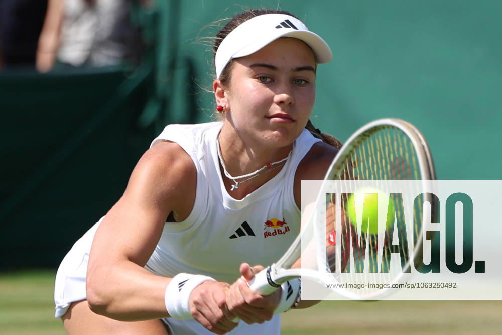 IVA JOVIC of the USA during the match against K. Kawa of Poland in the third round of qualification at Wimbledon WTA, Tennis Damen in London. London United Kingdom - ZUMAc278 20250626_zsp_c278_007
