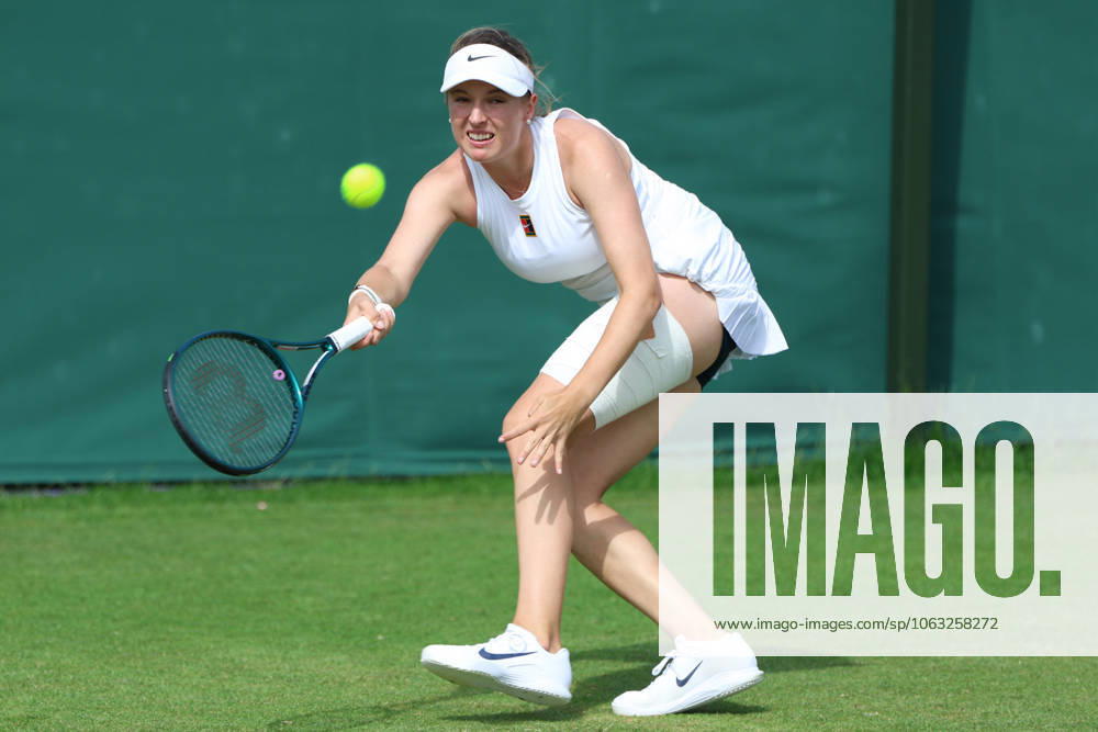 LINDA FRUHVIRTOVA of Czech Republic during the match against E. Shibahara of Japan in the third round of qualification of Championships 2025 at Wimbledon AELTC in London. London England - ZUMAc278 20250626_zsp_c278_012