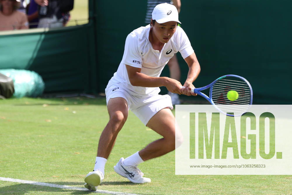 SHINTARO MOCHIZUKI of Japan during the match against D. Stricker of Switzerland in the third round of qualification of Championships 2025 at Wimbledon AELTC in London. London England - ZUMAc278 20250626_zsp_c278_019