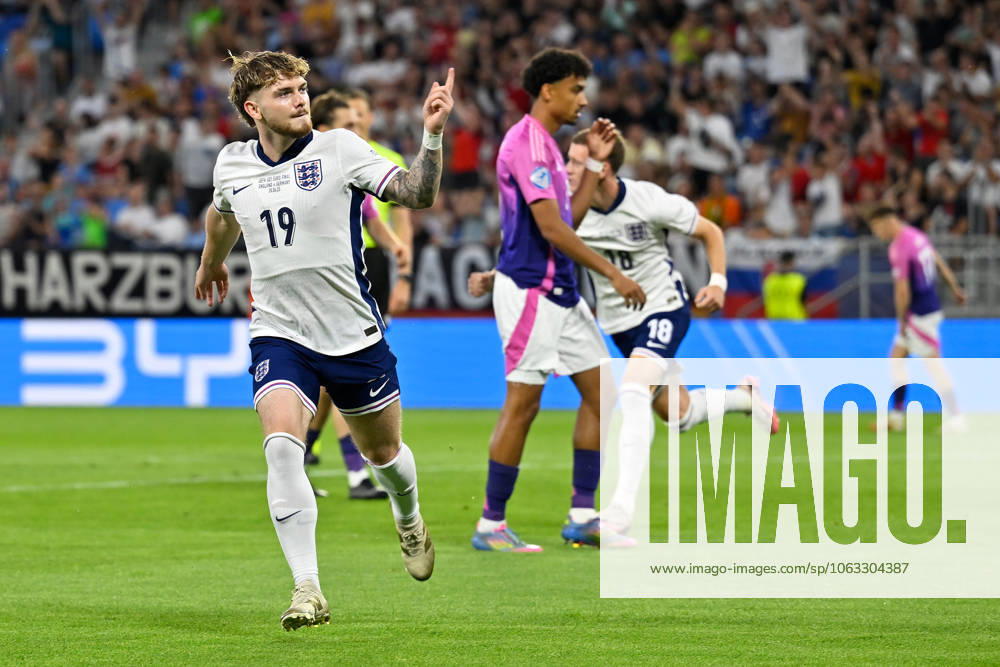 Bratislava, Narodny futbalovy stadion Tehelne Pole, 28 06 25, SVK, Herren, UEFA U21 Europameisterschaft, Finale, England Germany picture Harvey ELLIOTT England cheers after his goal to 1 0 UEFA regulations prohibit any use of photographs as image sequences and or quasi video Bratislava Slovakia