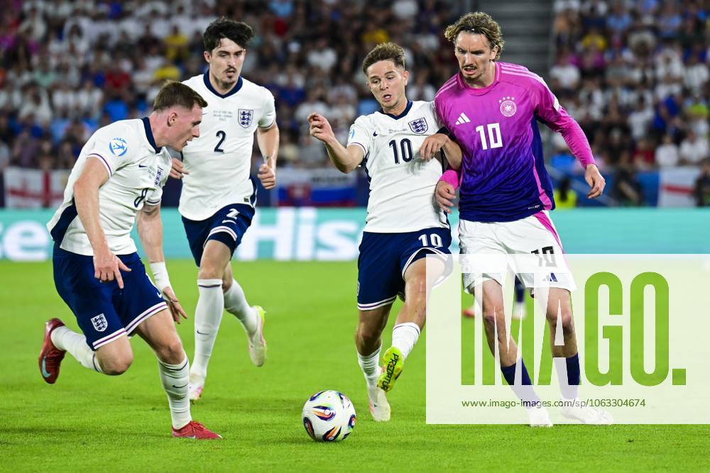 BRATISLAVA - Elliot Anderson of England U21, U 21 Tino Livramento of England U21, James McAtee of England U21, Nick Woltemade of Germany U21 (l-r) at the National Football Stadium during the Under-21 European Championship, EM, Europameisterschaft final between Young England and Young Germany. ANP Hollandse Hoogte UEFA European Under-21 Championship 2025 Final 2024 25 ANPxSportx xGerritxvanxKeulenxIVx 530647122 originalFilename: 530647122