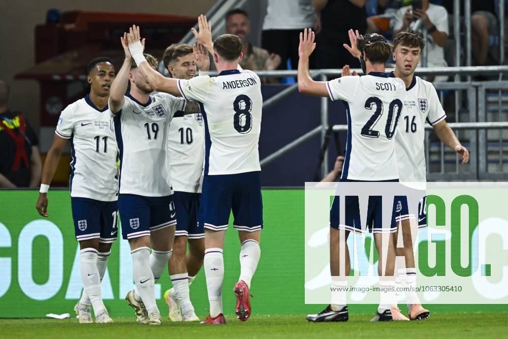 BRATISLAVA - Omari Hutchinson of England U21, U 21 Harvey Elliot of England U21, Elliot Anderson of England U21, Alex Scott of England U21, Jack Hinshelwood of England U2 (l-r) celebrate the 2-0 goal at the National Football Stadium during the Under-21 European Championship, EM, Europameisterschaft final between Young England and Young Germany. ANP Hollandse Hoogte UEFA European Under-21 Championship 2025 Final 2024 25 ANPxSportx xGerritxvanxKeulenxIVx 530647928 originalFilename: 530647928