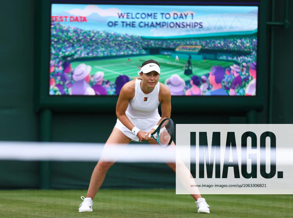 Wimbledon Championships 2025 AELTC, Saturday Practice, London, UK - 28 06 2025 Paula Badosa (ESP) Practices at Wimbledon ahead of the 2025 Championships London Wimbledon London GBR, UK NEWSPAPERS OUT