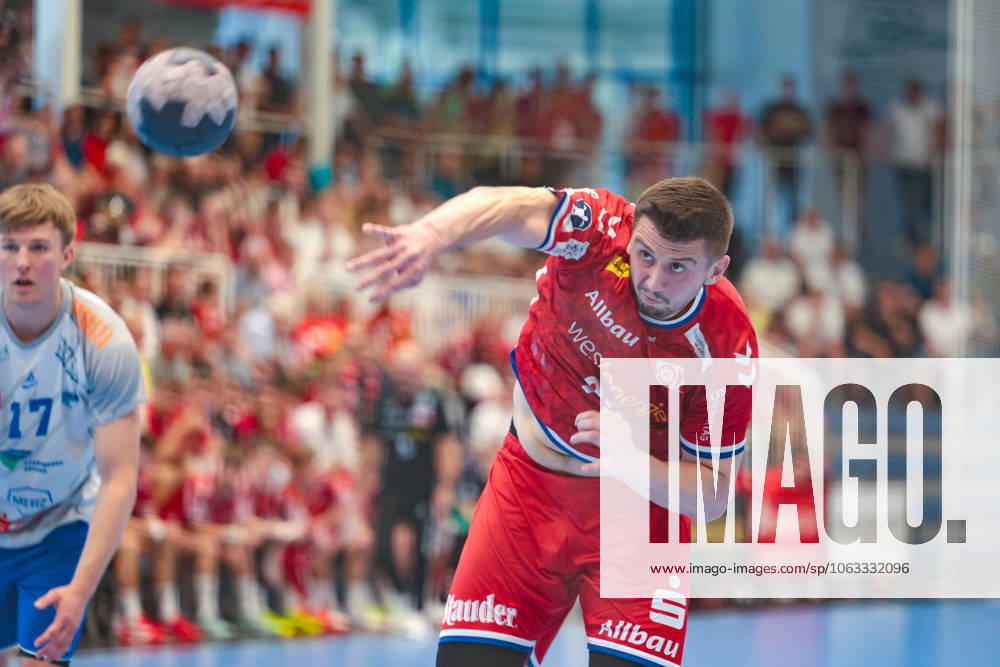 2 Handball Bundesliga, Catch-up match, TuSEM Essen Dessau Rosslauer HV 06, Dennis Szczesny TuSEM Essen , Essen Sporthalle Am Hallo NRW Germany xRHR FOTO DEx