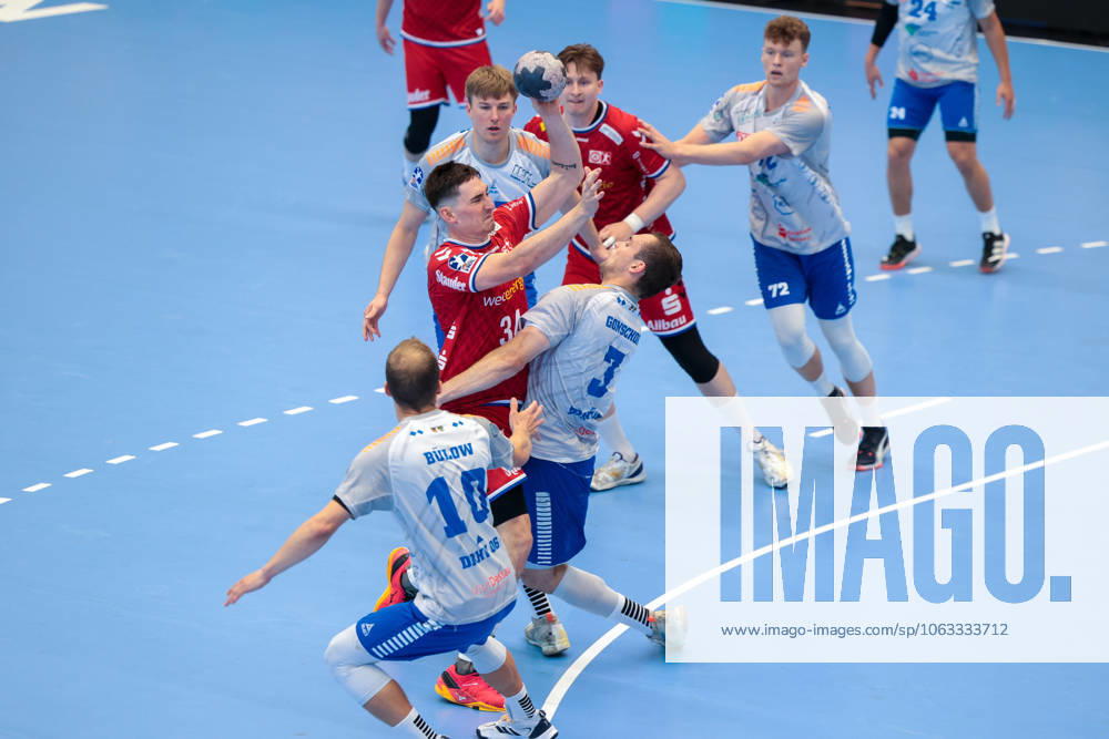 2 Handball Bundesliga, Catch-up match, TuSEM Essen Dessau Rosslauer HV 06, f l Lev Szuharev TuSEM Essen , Fynn Gonschor Dessau Rosslauer HV 06 , Essen Sporthalle Am Hallo NRW Germany xRHR PHOTO DEx