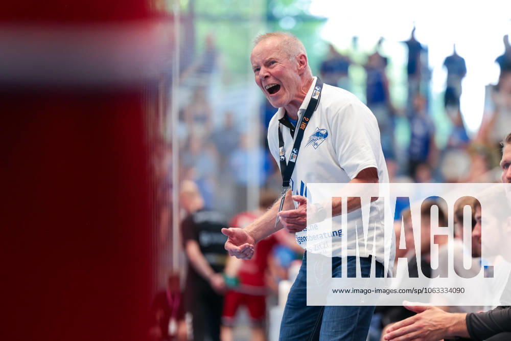 2 Handball Bundesliga, Catch-up match, TuSEM Essen Dessau Rosslauer HV 06, Coach Uwe Jungandreas shouts, Essen Sporthalle Am Hallo NRW Germany xRHR PHOTO DEx
