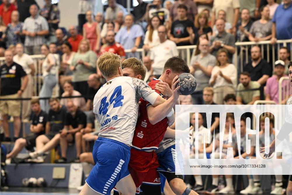 GER, 2 HBL, Repechage, Tusem Essen vs Dessau Rosslauer HV 06 29 6 2025 Essen, Sporthalle am Hallo, GER, 2 HBL, Repechage, Tusem Essen vs Dessau Rosslauer HV 06 2 HBL regulations prohibit any use of photographs as image sequences and or quasi video in picture Julius Drachau Dessau Rosslauer HV06 44 vs Lev Szuharev Tusem Essen 34 NordphotoxGmbHx xFreund nph00018