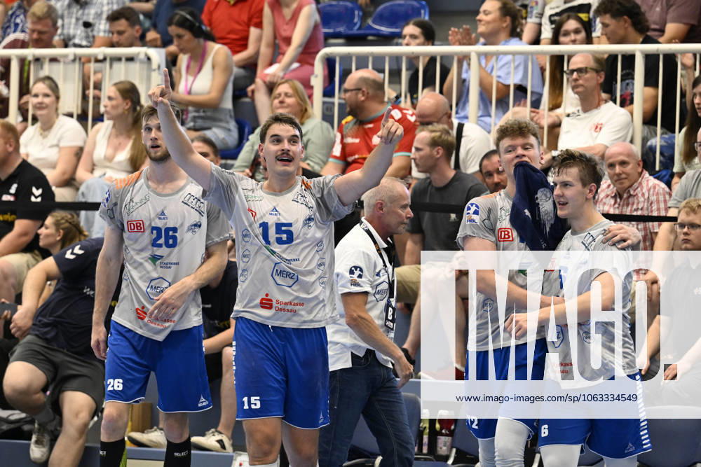 GER, 2 HBL, Repechage, Tusem Essen vs Dessau Rosslauer HV 06 29 6 2025 Essen, Sporthalle am Hallo, GER, 2 HBL, Repechage, Tusem Essen vs Dessau Rosslauer HV 06 2 HBL regulations prohibit any use of photographs as image sequences and or quasi video in the picture Marcel Nowak Dessau Rosslauer HV06 15 cheers after the final whistle NordphotoxGmbHx xFreund nph00018